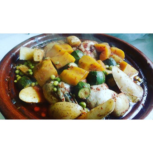 Several moments of silence for this miraculous chicken tagine @purebodyksa 's husband cooked us for lunch today.